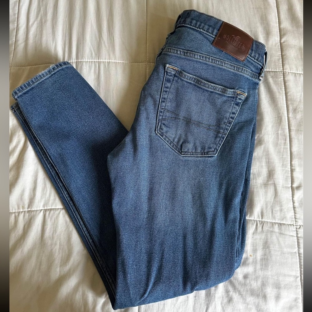 Men’s Hollister Jeans.